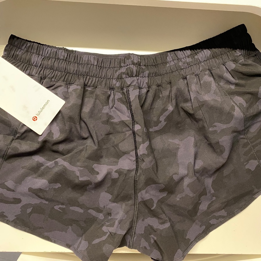 Lululemon Hotty Hot Short Il 2.5" (New)